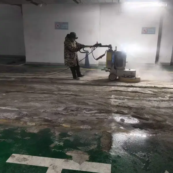 施工中